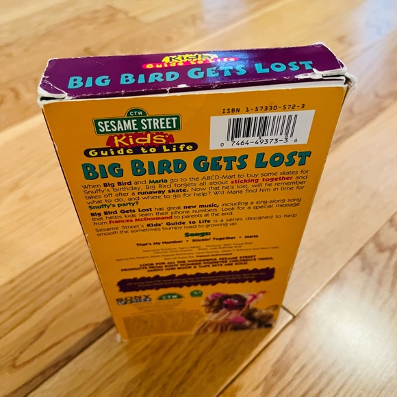 Sesame Street “Big Bird Gets Lost” VHS tape - Picture 9 of 11
